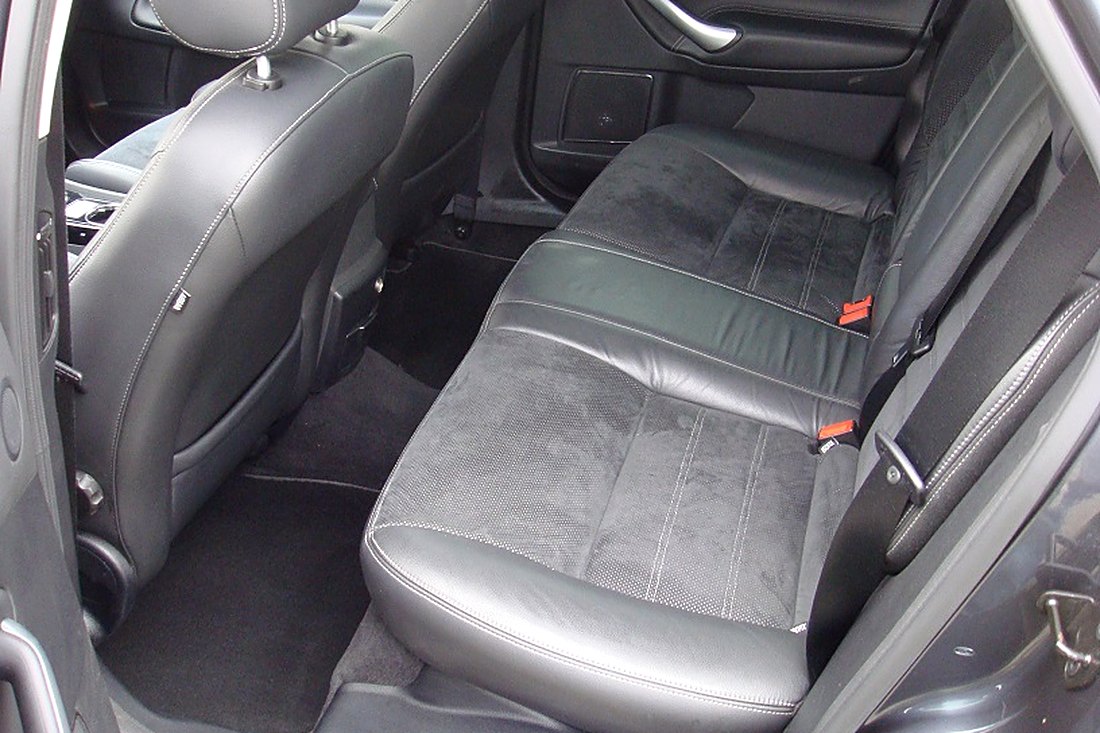Banquette arrière d'un Ford Mondeo break